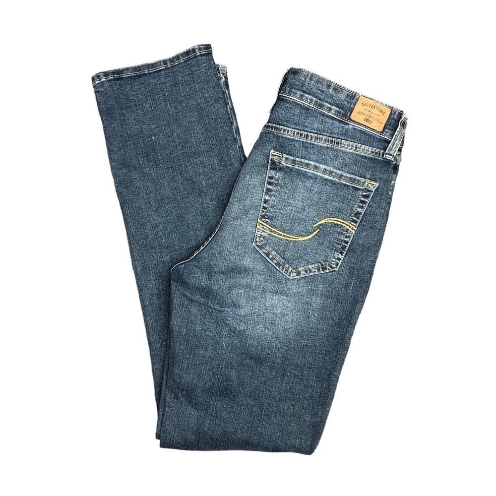 Signature by Levi Strauss Mid Rise Straight Jeans size 6